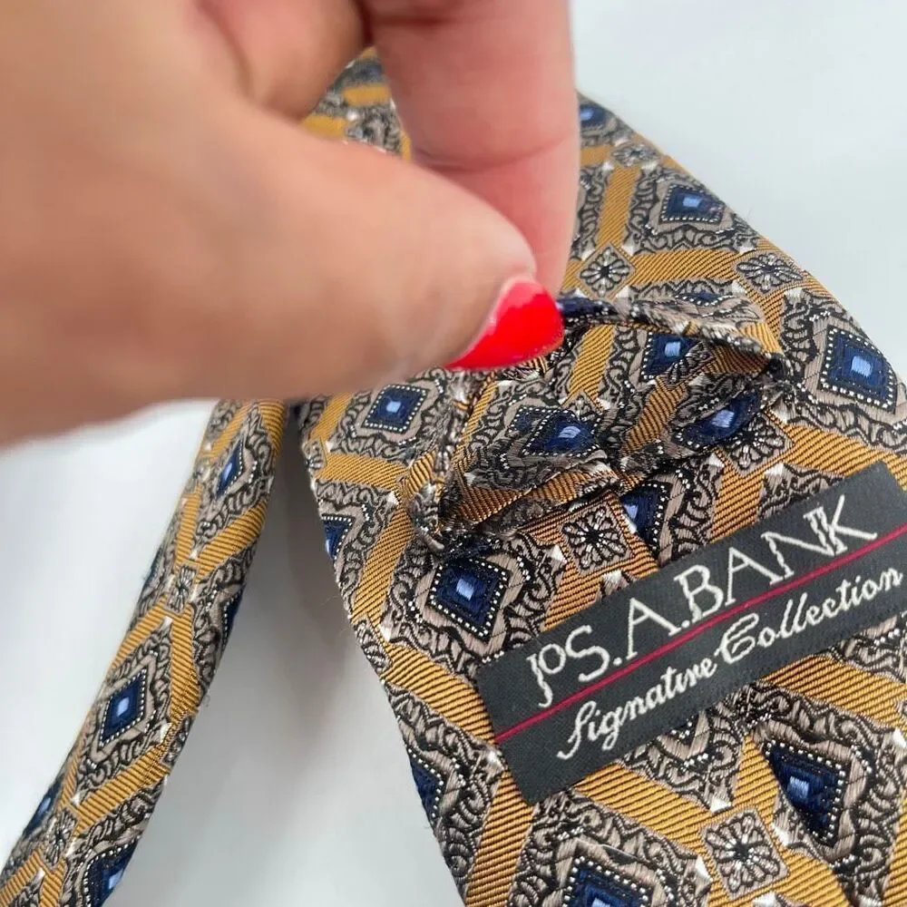 Jos A Bank Signature Collection 100% Silk Gold Blue Medallion Geometric Tie